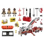 Playmobil 70935 - Óriás amerikai létrás tűzoltóautó vízágyúval
